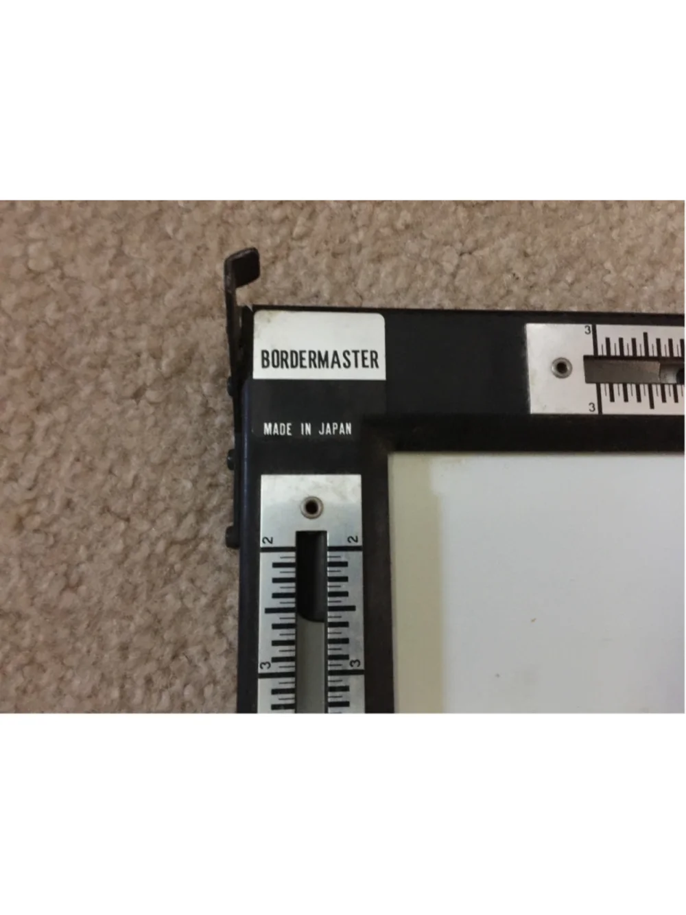Bordermaster 17x14 Adjustable Darkroom Easel 2-Blade, Clean